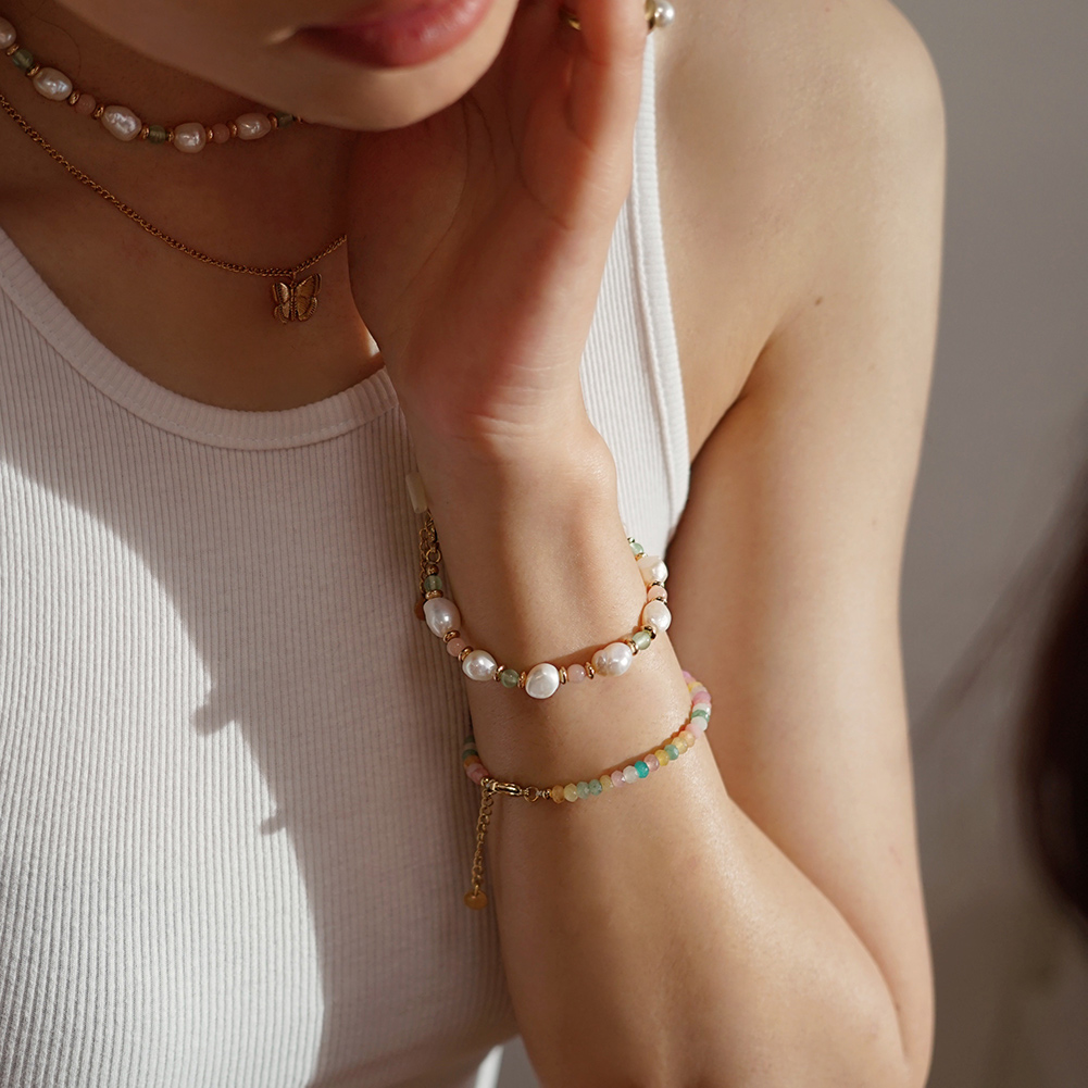 Colorful Stones & 1 Pearl Armband